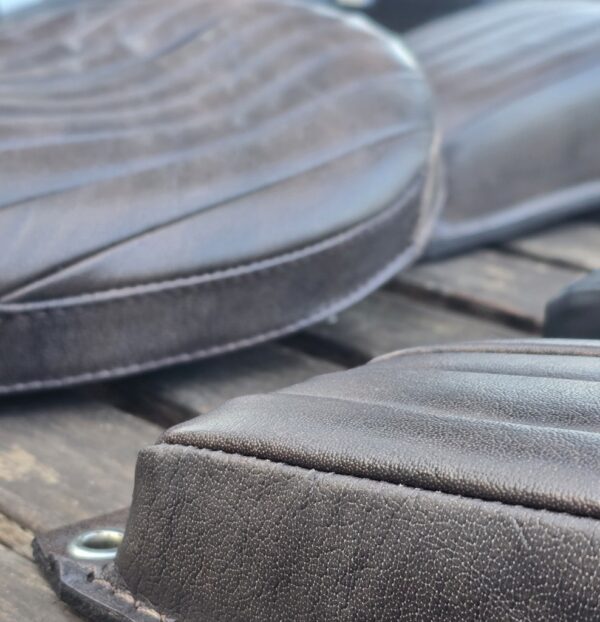 Bates Style Seat - Tuck and roll - Image 12