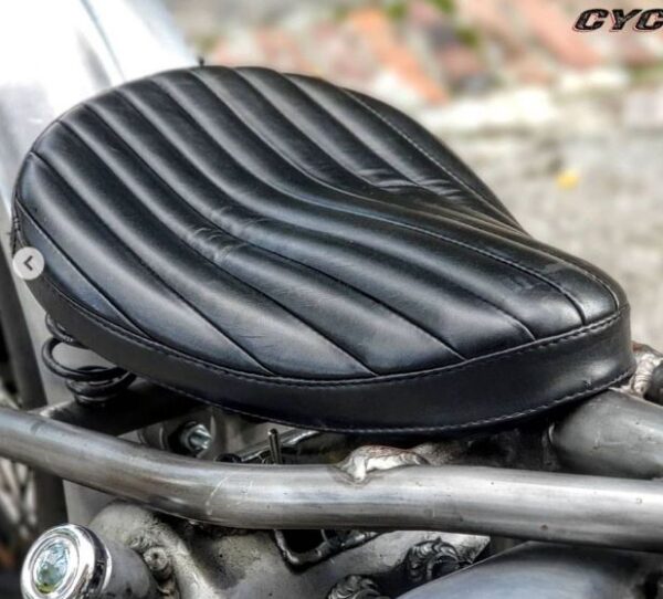 Bates Style Seat - Tuck and roll - Image 8