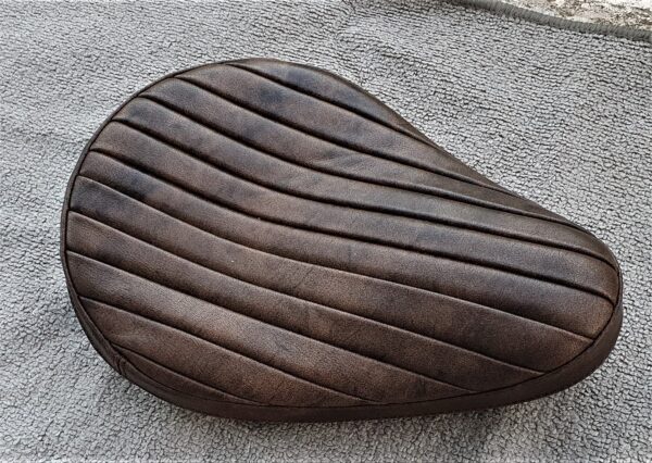 Bates Style Seat - Tuck and roll - Image 14