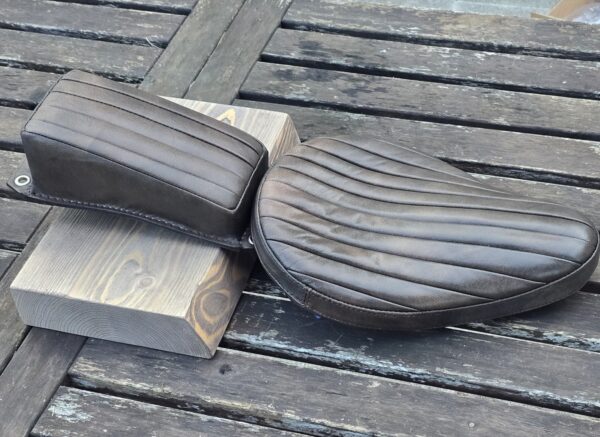Bates Style Seat - Tuck and roll - Image 15