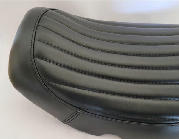 Tuck and roll FL/FX seats - Image 4