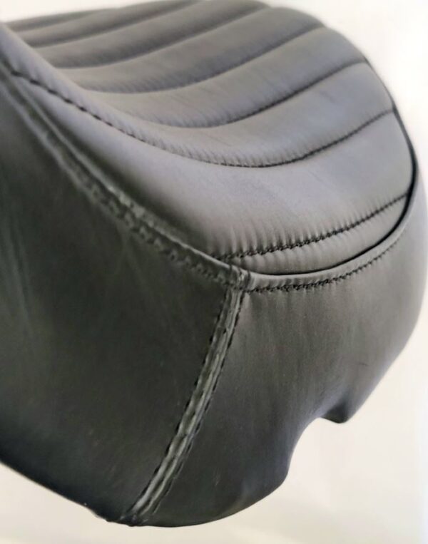 Tuck and roll FL/FX seats - Image 7